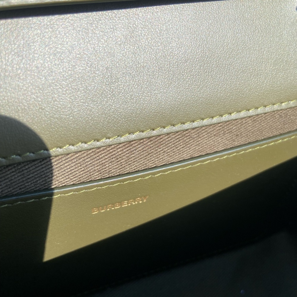 Burberry Hampshire Bag - Picture 11 of 15